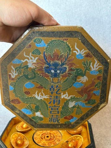 Kist - Brons, Laque - China - Dierenriem / Baren / Munt