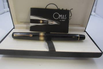 Pregiata Omas Paragon nera sfaccettata - Pennino in oro