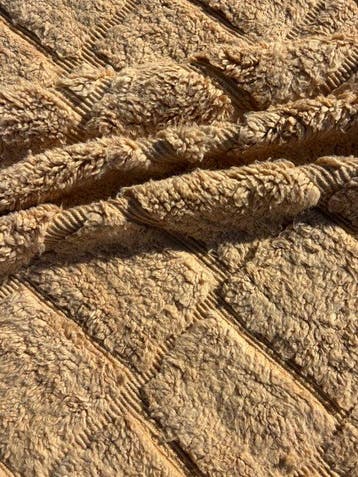 M’rirt – Sculpturaal Marokkaans woltapijt met verhoogd