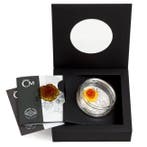 Niue. 2 Dollars 2024 1 oz $2 NZD Niue Crystal Coin – Flower, Postzegels en Munten