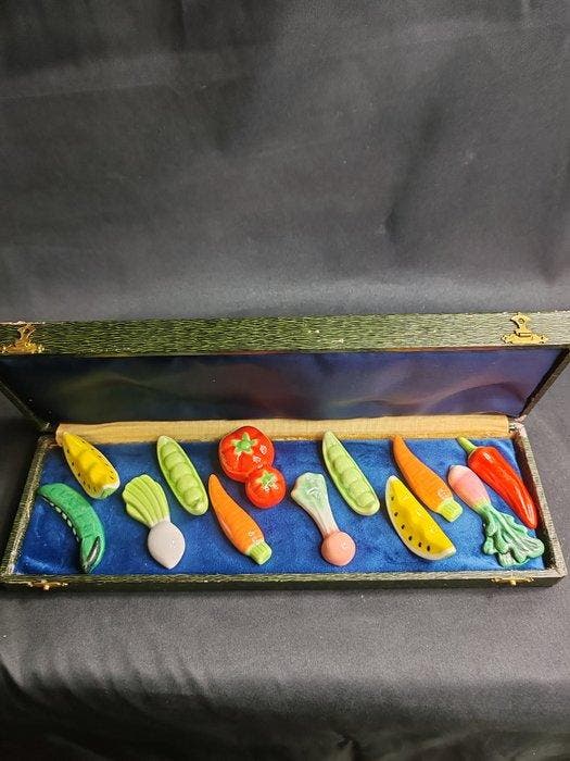 Messensteun (12) - Légumes - Keramiek, Antiek en Kunst, Antiek | Meubels | Tafels