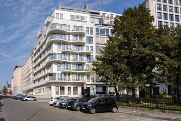Kantoorruimte voor 1 in Court of Justice, Verzenden