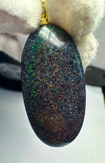 Opale Cabochon - Hauteur : 47 mm - Largeur : 19 mm- 5.5 g -