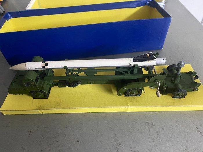 Dinky Toys - Model militair voertuig - Dinky Supertoys 666, Hobby en Vrije tijd, Modelauto's | 1:5 tot 1:12