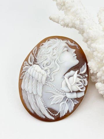 CASSIS MADAGASCARIENSIS Cameo - Handgegraveerde camee