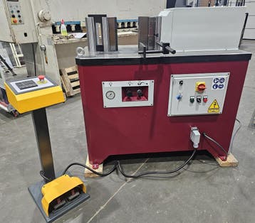 EBR METAL HYDRAULISCHE HORIZONTALE-PERS HPZ 30, Articles professionnels, Machines & Construction | Travail du métal