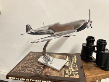 Supermarine Spitfire op statief - Avion miniature - acier, Antiquités & Art