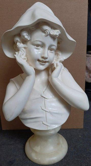 Studio Bessi - Beeldje - Buste meisje met hoed - Porselein,, Antiek en Kunst
