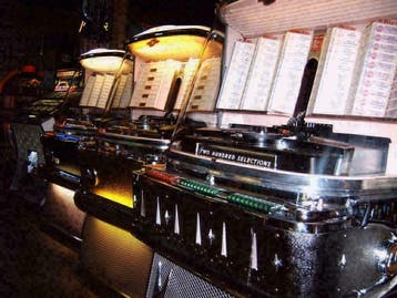 Grote col. Jukebox te koop,  Zondag middag en op afspraak, Zo goed als nieuw, 1950 tot 1960, Overige merken