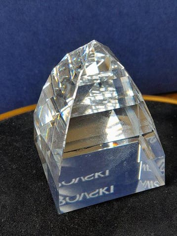 Swarovski - Beeldje - Piramide + Box - Kristal, Antiek en Kunst