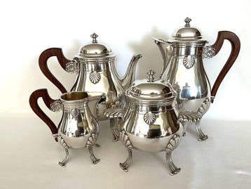 Verzilverde Koffiekan , Theepot , Suikerpot & Melkkannetje