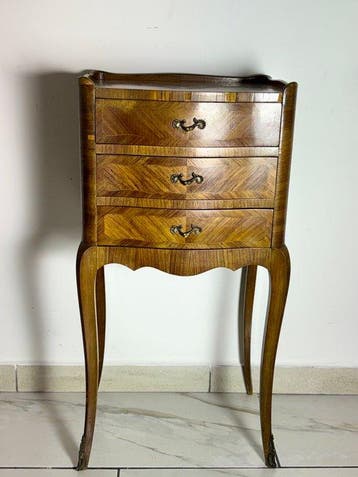 Nachtkastje - Kleine chiffonnière-tafel in Louis XV-stijl, Antiek en Kunst