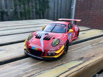 Minichamps 1:18 - Modelauto - Porsche 911 GT3 R - Het, Nieuw