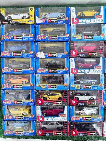 Burago 1:43 - Modelauto (49) - Mega Stock 49 Modellini