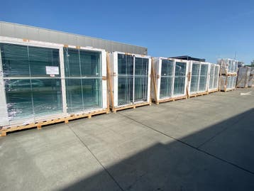 Stockverkoop 10.000 ramen, deuren, schuiframen 5000M² kozijn, Kunststof, Raamkozijn, Nieuw, Ophalen of Verzenden