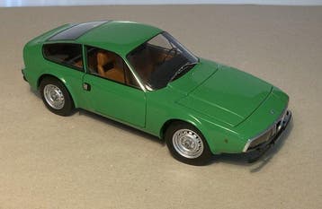 Norev 1:18 - Voiture miniature - Alfa Romeo Junior Zagato, Nieuw