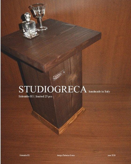 Studio Greca - Salontafel - Bijzettafel H1 - Hout - 25, Antiek en Kunst, Curiosa en Brocante