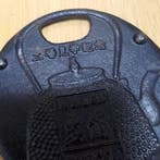 Iwachu () - Flessenopener - Gietijzer - Fabriekstoer –