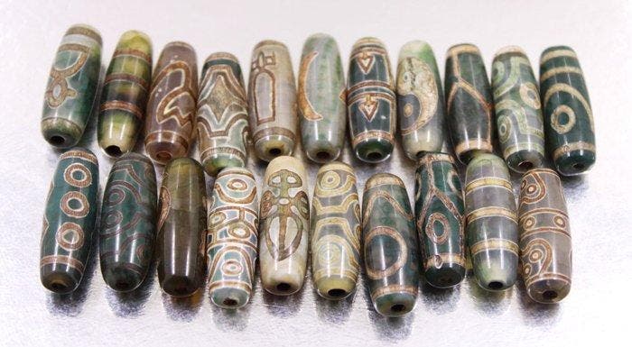 21 Zeer mooie boeddhistische heilige Tibetaans natuurlijke, Verzamelen, Mineralen en Fossielen