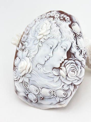 CASSIS MADAGASCARIENSIS - Cameo - Handgesneden camee