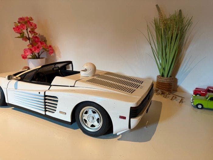 Pocher 1:8 - Modelauto - Ferrari Testarossa Spider, Hobby en Vrije tijd, Modelauto's | 1:5 tot 1:12