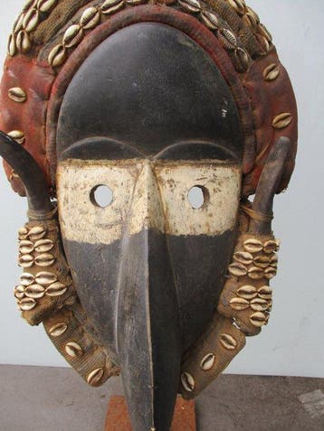 Masker Dan NGUERRE - Ivoorkust