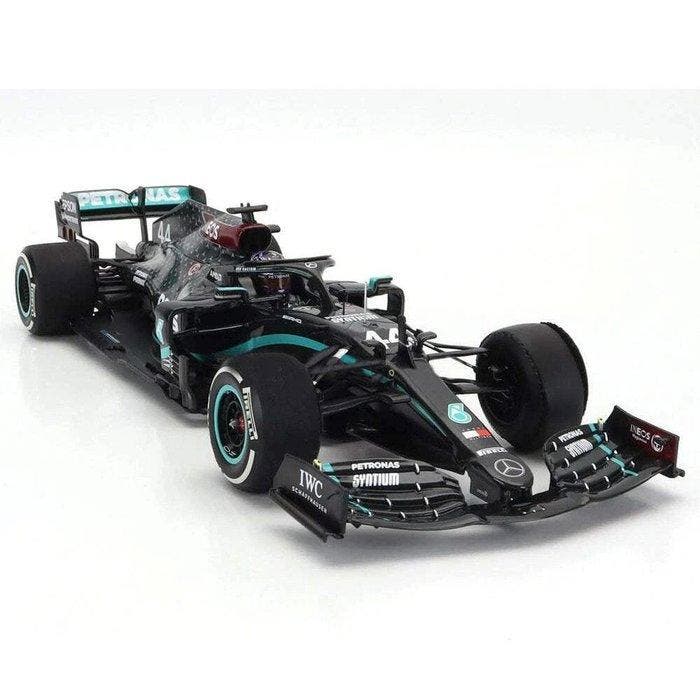 Minichamps 1:18 - Model raceauto - Mercedes-AMG Petronas F1, Hobby en Vrije tijd, Modelauto's | 1:5 tot 1:12