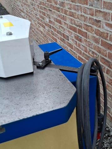 Gecam FL2006 uithoekmachine - hydraulische uithoeker, Ophalen