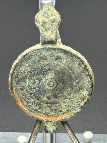 Romain antique, Empire Bronze Fibule discoïde à décoration
