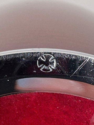 Vaas - ANDO CLOISONNÉ VAAS – ROOD EMAILLE MET VLUCHTIGE, Antiquités & Art