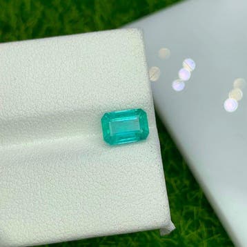 1 pcs Vert Émeraude - 1.11 ct - International Colored, Nieuw