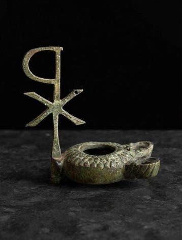 Byzantijns Brons Stijl: Olie-lamp met dubbele mondstukken en