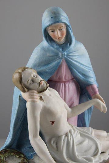 Beeldje - Pietà - Biscuit porselein