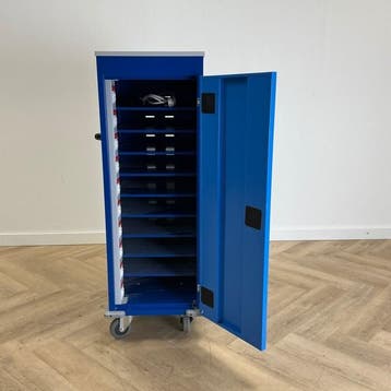 Verrijdbare trolleykast met stroomaansluiting voor 10, Huis en Inrichting, Gebruikt