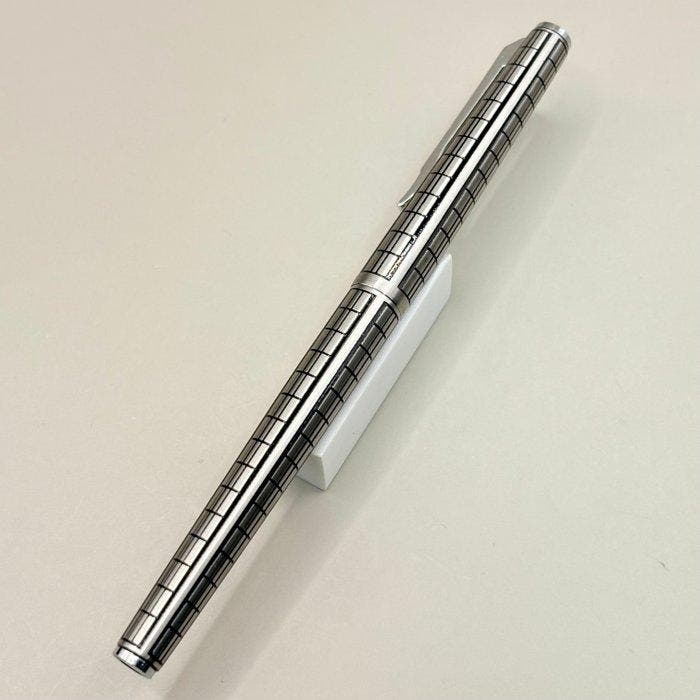 Platinum - Riviere (engraved black check) - 14K white gold, Collections, Stylos