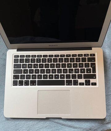 Apple MacBook Air - Laptop