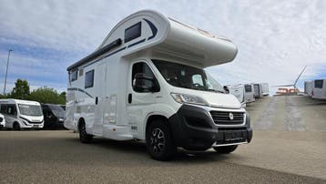 McLouis Glamys 220 slechts 28647 km en stapelbedden 24630, Caravans en Kamperen, Mobilhomes, Alkoof, Ringverwarming, Fiat, 6 tot 7 meter