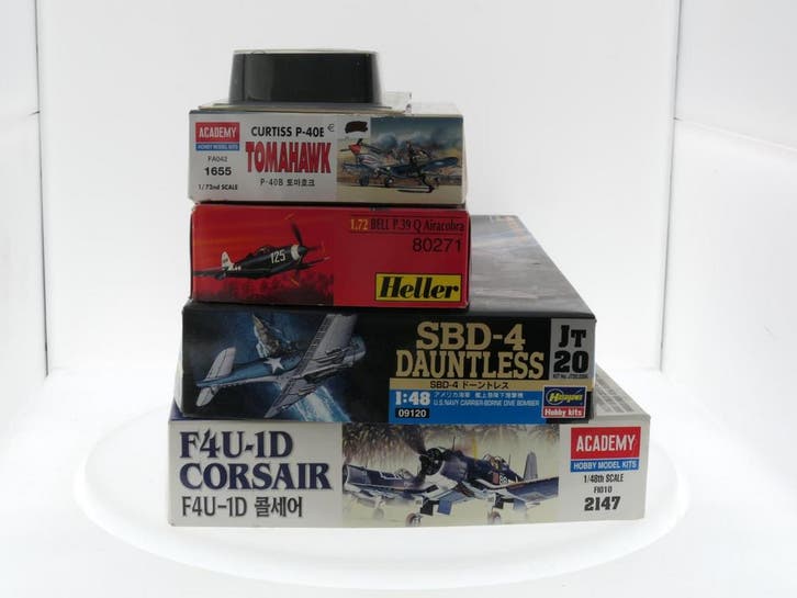 Schaal 1:72 1:48 Set van 4 bouwpakketten Amerikaanse geve..., Hobby en Vrije tijd, Modelbouw | Vliegtuigen en Helikopters, Gebruikt