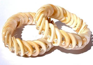 Ensemble de bracelets vintage en nacre, ornés de perles -