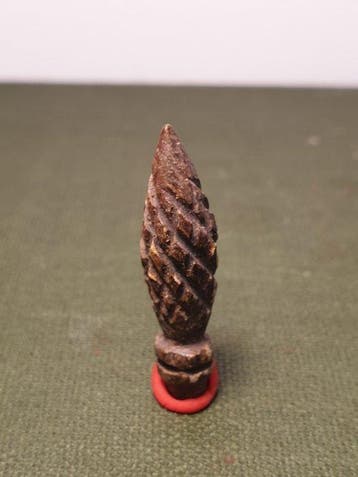 Oud-Grieks, Hellenistisch Steen Dennenappel amulet - 30 mm