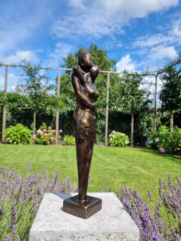 Statuette, An embracing couple - 46 cm - Bronze