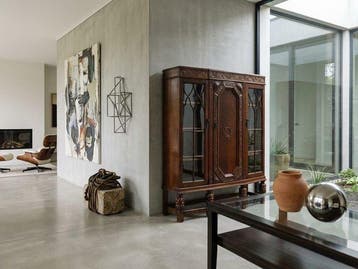 Vitrine - Eik - met de hand uitgehouwen