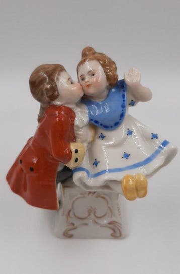 Sitzendorf - Figure - Bacio - Porcelaine
