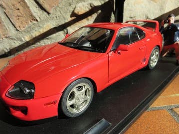 Solido 1:18 - Model coupé (2) - Toyota Supra MK4 - Met een, Nieuw