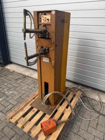 ARO puntlasapparaat puntlasmachine puntlas apparaat 15 kVA, Bricolage & Construction, Outillage | Soudeuses, Overige typen