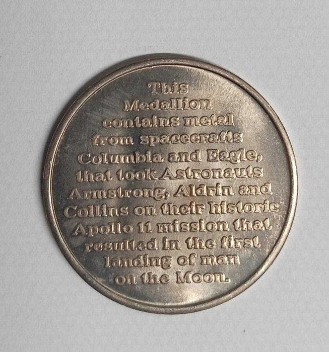 Vluchtig metaal uit Apollo 11-medallion - 1960-1970, Antiquités & Art, Antiquités | Assiettes décoratives & Carrelages