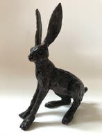Sculpture, Rabbit looking - 16 cm - Bronze patiné