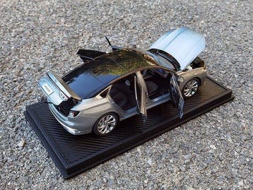 Paudi 1:18 - Voiture miniature - Ford Mondeo (2022), Hobby & Loisirs créatifs