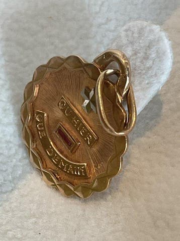 A. Augis - Pendentif - 18 carats Or jaune Rubis