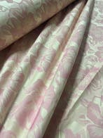 Elegante bloemige katoenen stof H280 – Roze en ivoor -